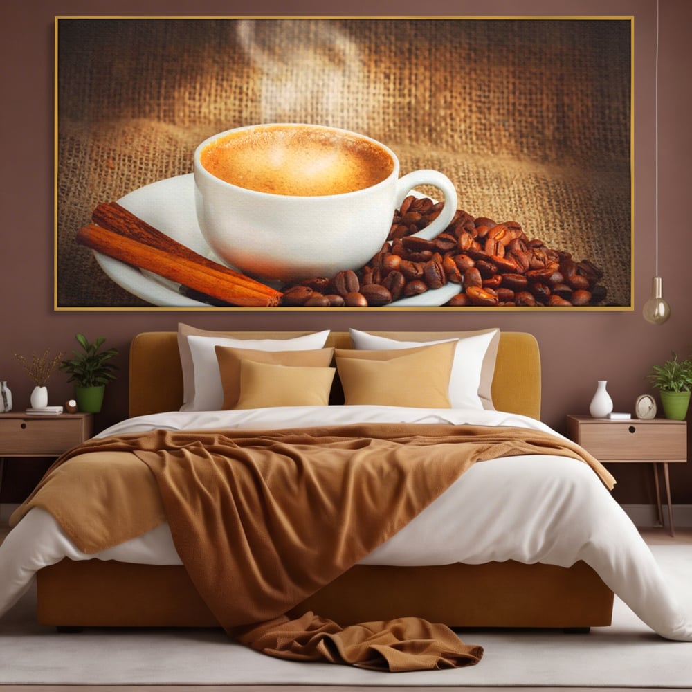 Tablou canvas cu tablou canvas cu ceasca de cafea si scortisoara, in rama de aluminiu auriu, pe perete intr-un dormitor